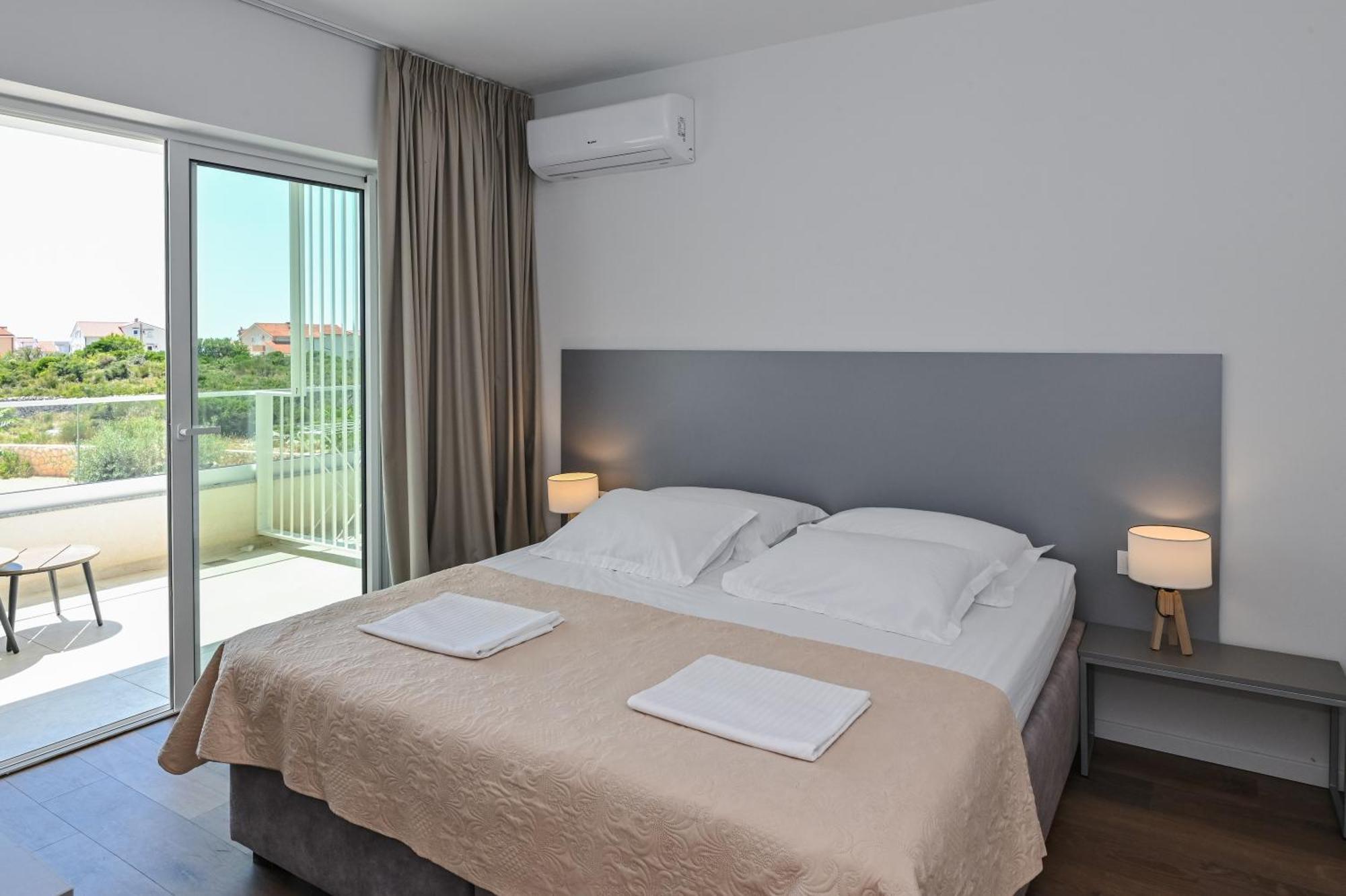 Villa Cala, Hotel Rooms&Apartments Novalja Εξωτερικό φωτογραφία